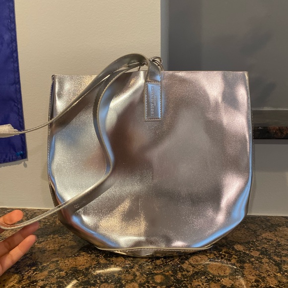 Issey Miyake Silver Bag ✨ - Picture 6 of 7